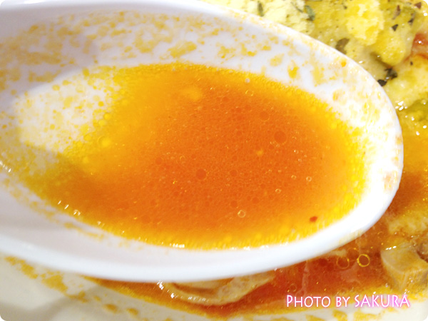 太陽のトマト麺　スープアップ