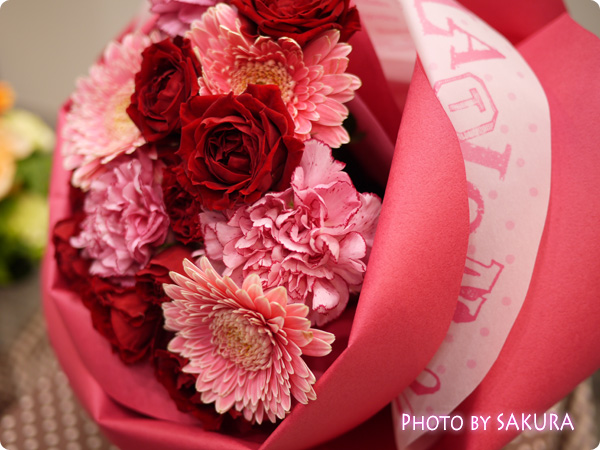 日比谷花壇　バラの形の花束ペタロ・ローザ「モードレッド」　メッセージペーパー