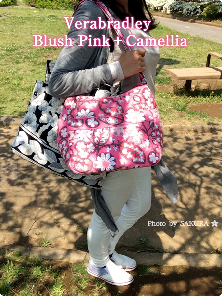 Vera bradley（ヴェラブラッドリー） Carryall Crossbody（キャリーオール・クロスボディ） Blush Pink（ブラッシュ・ピンク）　とGo Round Tote（ゴー・アラウンド・トート）Camellia （カメリア）二つ持ち