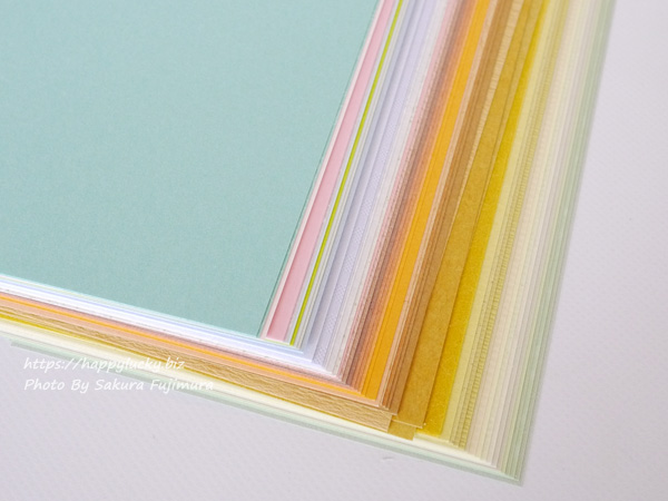 FELISSIMO（フェリシモ）『500色の色えんぴつ　TOKYO SEEDS　紙の専門商社 竹尾が選ぶ　500種類の紙セットの会』淡色＜昼下がり＞の紙の色